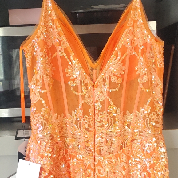 Dress - Picture 2 of 4